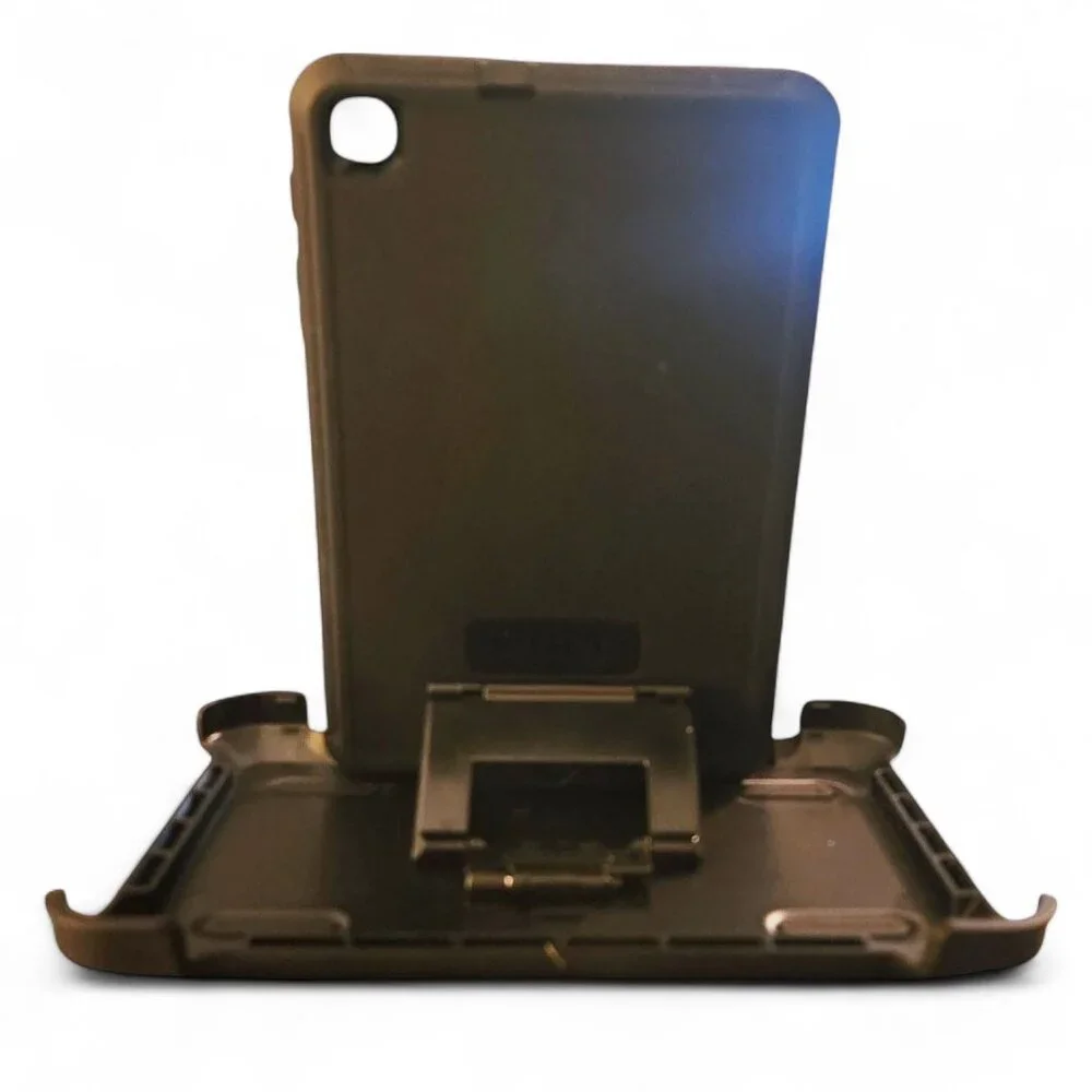 OtterBox Defender Series Case for Samsung Galaxy Tab A (8.4) 2020 - Black